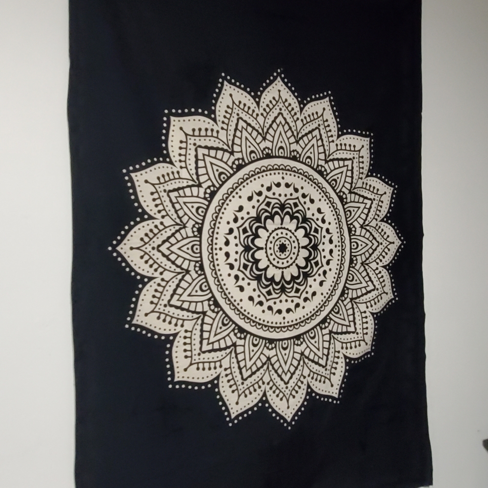 NEW Mandala Poster Tapestry Black and White - Picture 3 of 6